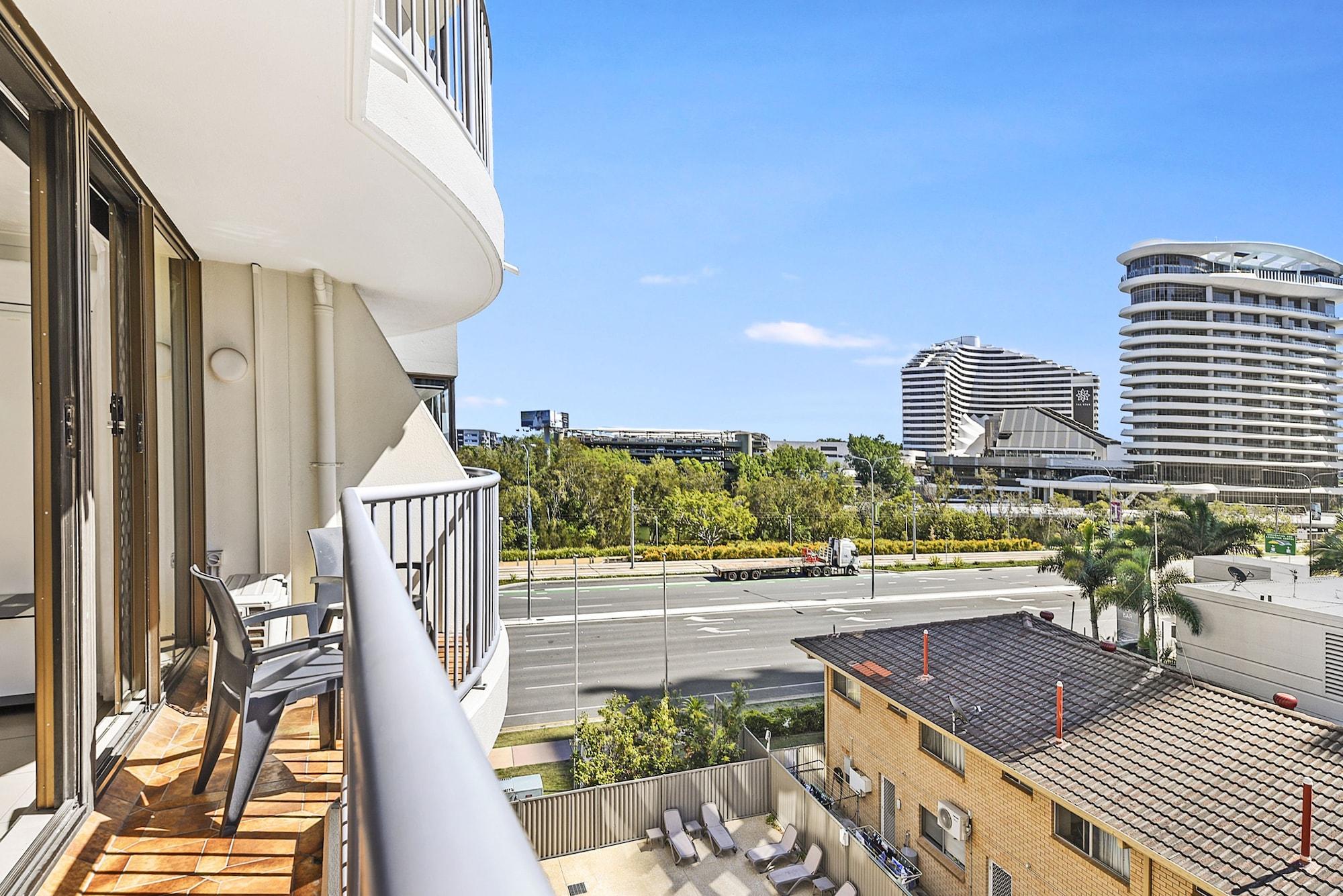 Broadbeach Travel Inn Apartments Gold Coast Exterior photo