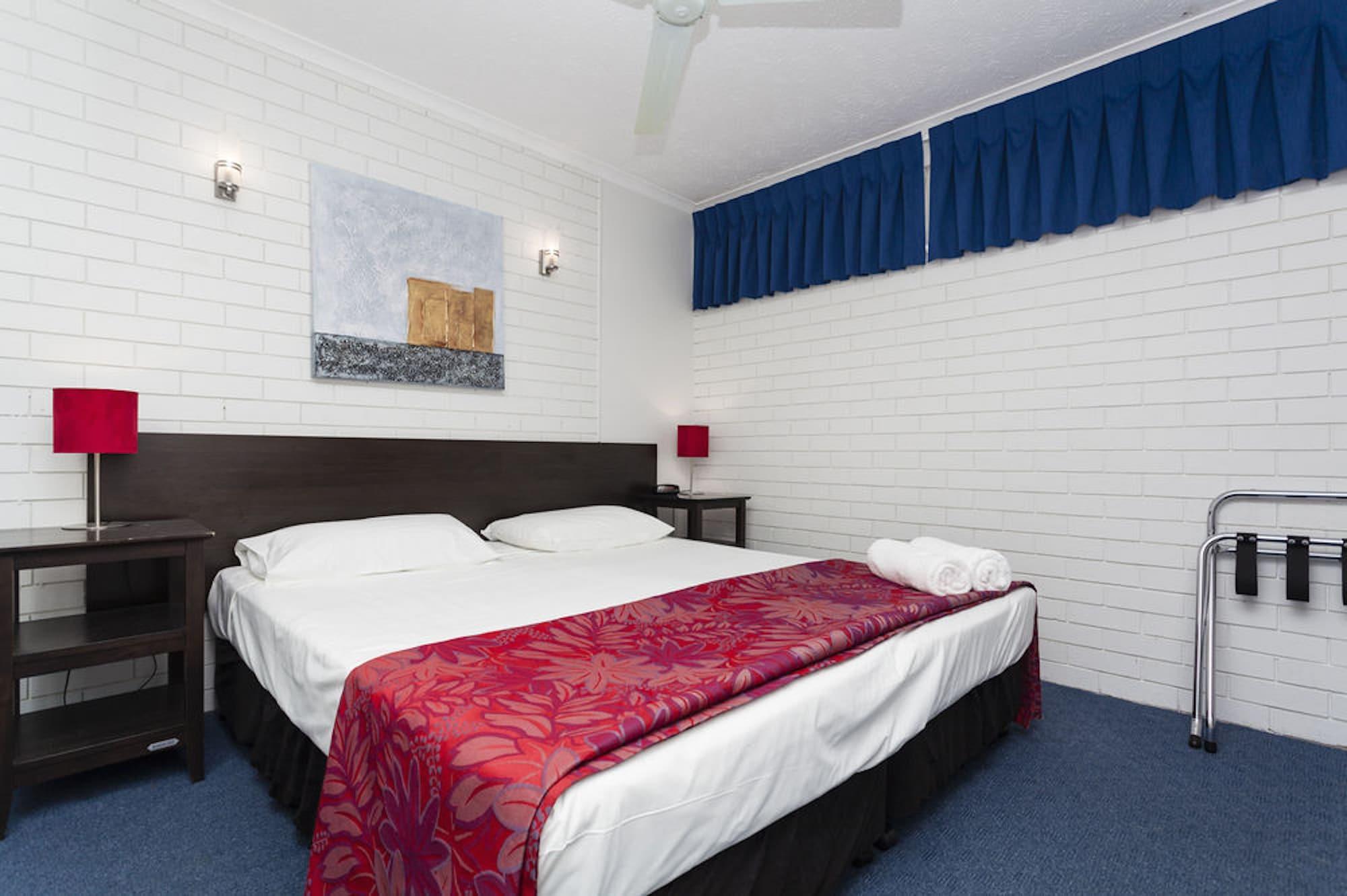 Broadbeach Travel Inn Apartments Gold Coast Exterior photo