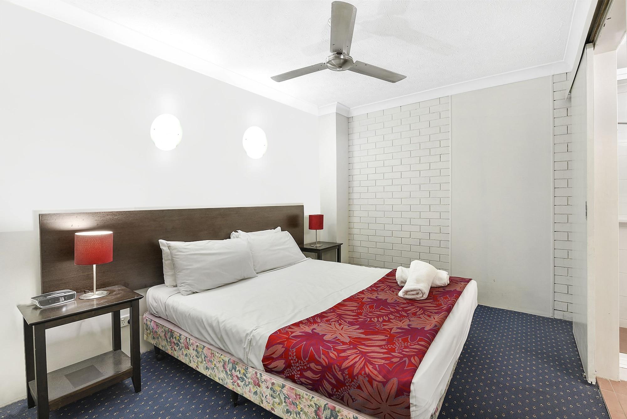 Broadbeach Travel Inn Apartments Gold Coast Exterior photo