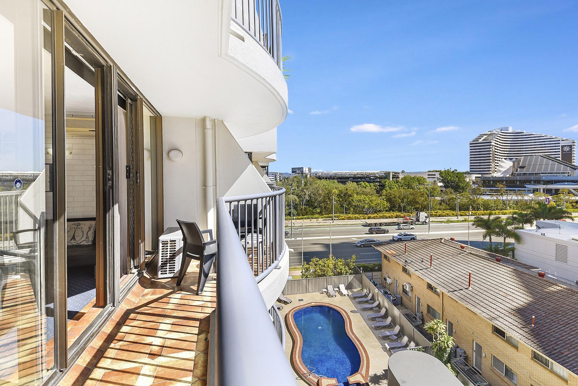 Broadbeach Travel Inn Apartments Gold Coast Exterior photo