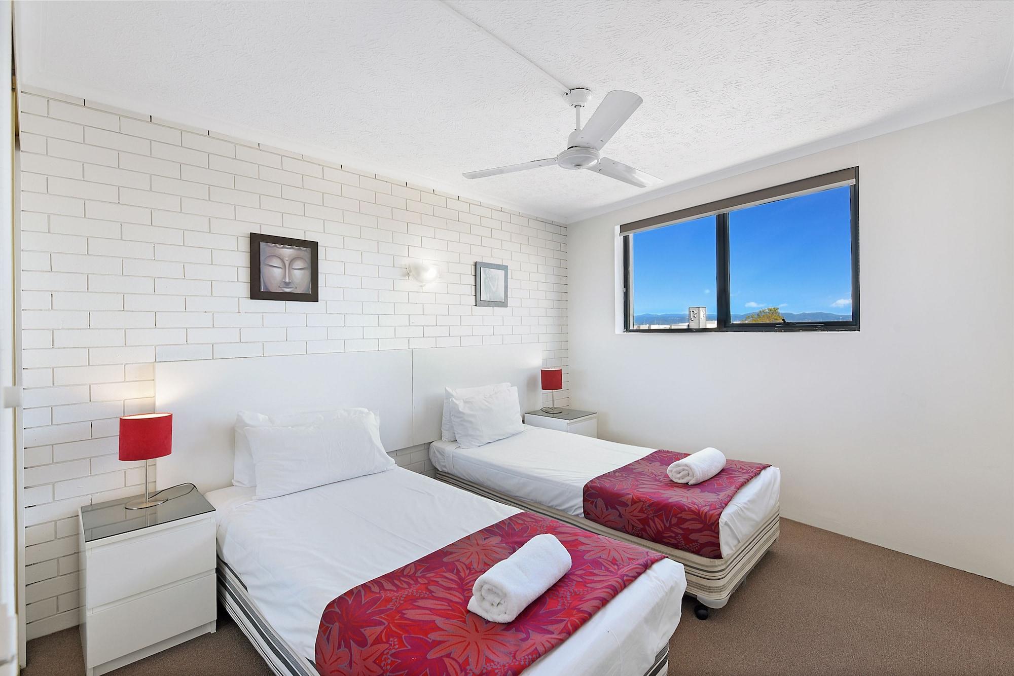 Broadbeach Travel Inn Apartments Gold Coast Exterior photo