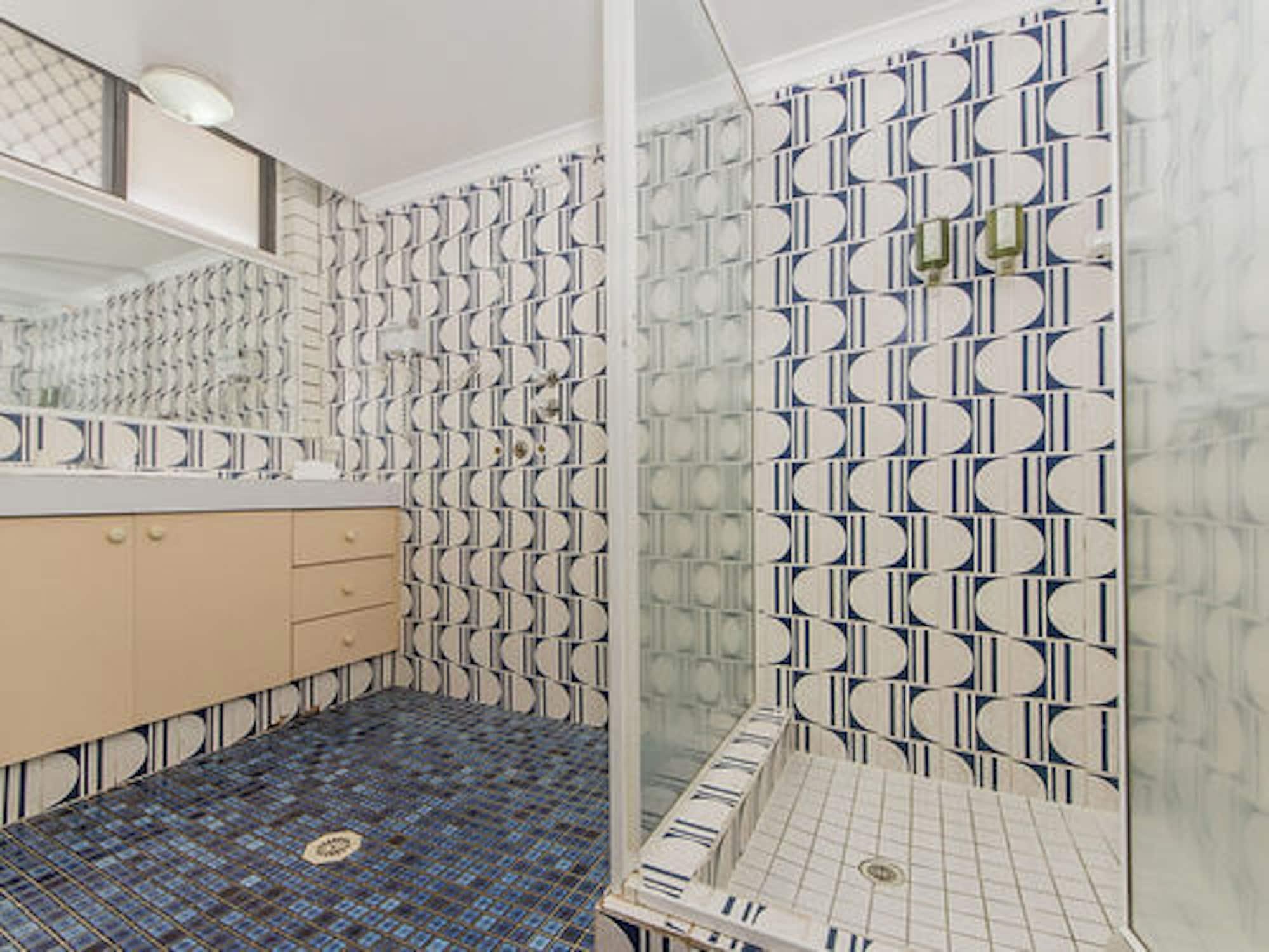 Broadbeach Travel Inn Apartments Gold Coast Exterior photo